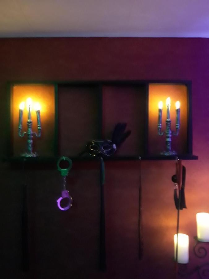 Love Room Le Rouge Et Noir Бар Екстериор снимка
