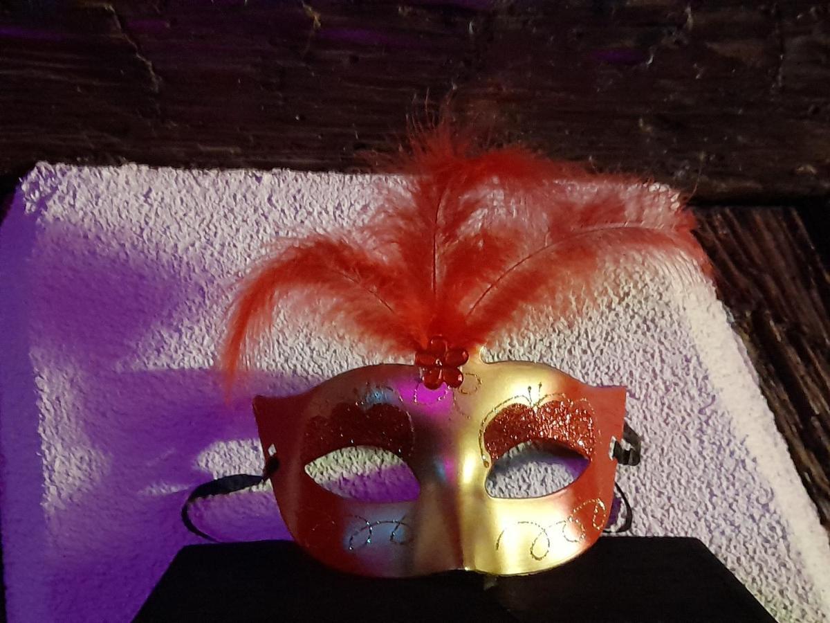Love Room Le Rouge Et Noir Бар Екстериор снимка