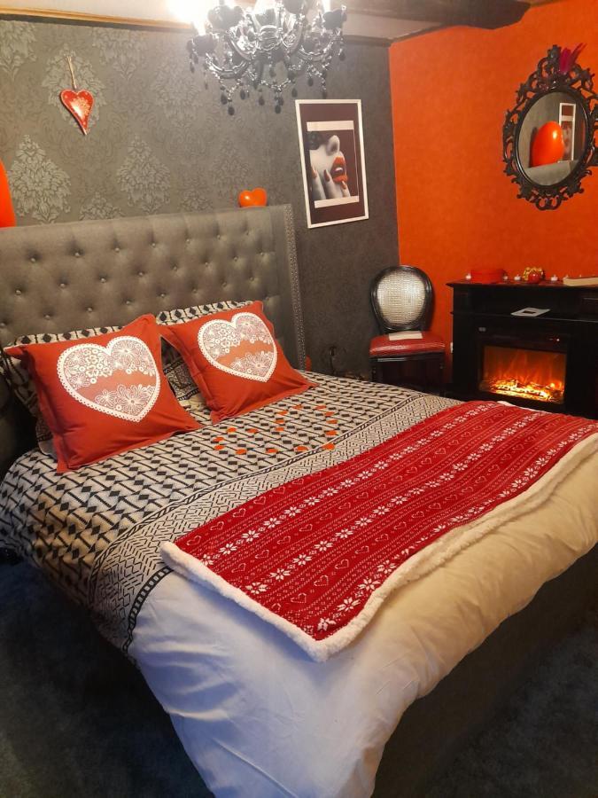 Love Room Le Rouge Et Noir Бар Екстериор снимка