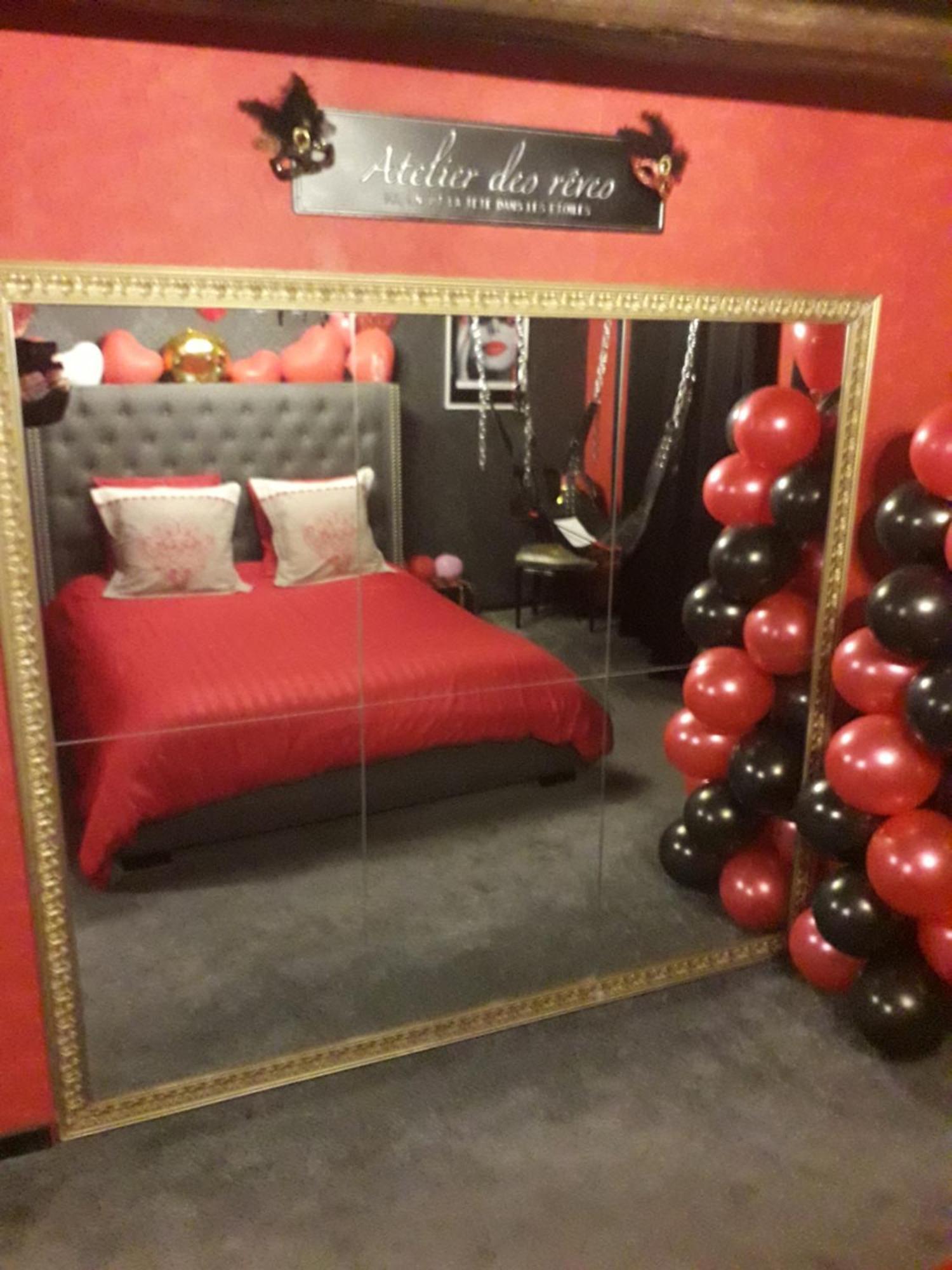 Love Room Le Rouge Et Noir Бар Екстериор снимка
